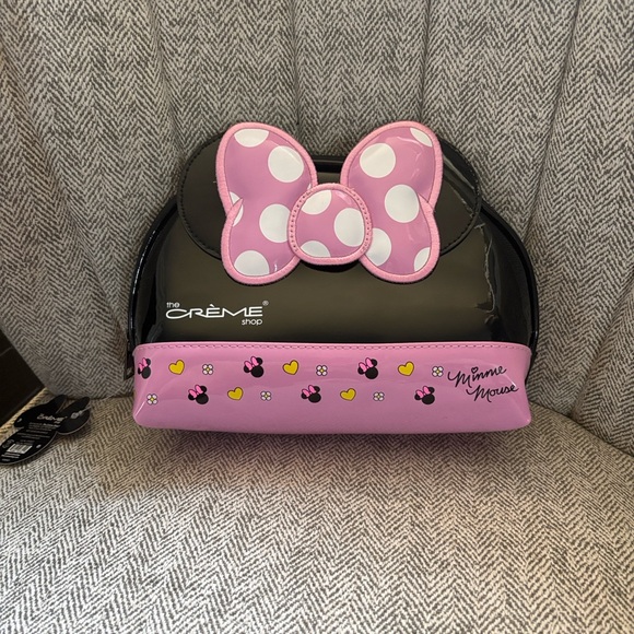 The Crème Shop Minnie Mouse Makeup Bag - Picture 4 of 15